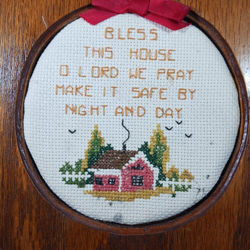 Vintage Needlepoint Wood Key Hanger - Picture 2 of 8